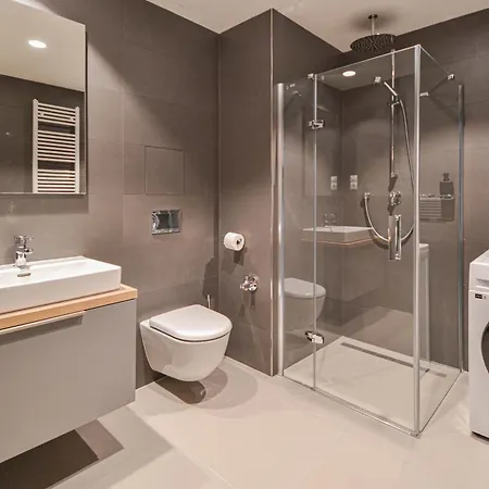 Japanese Design 3bdr In A Vibrant Area 아파트 *