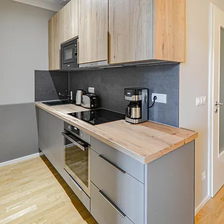 아파트 Japanese Design 3bdr In A Vibrant Area *