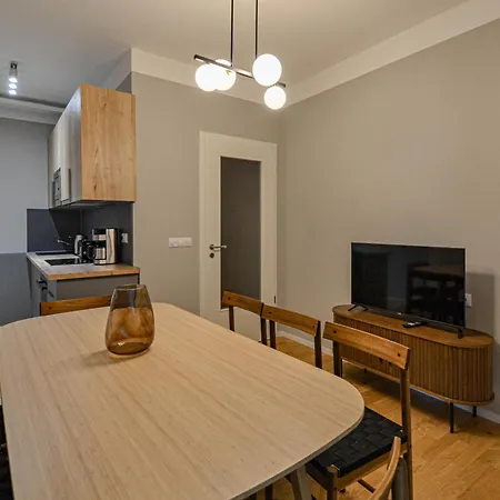 Japanese Design 3bdr In A Vibrant Area アパート プラハ
